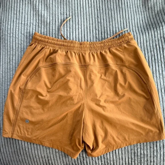Lululemon mens pacebreaker 5inch linerless shorts (L) - Picture 2 of 6